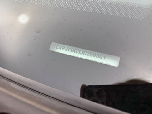 Used 2018 Jeep Grand Cherokee Limited image 31