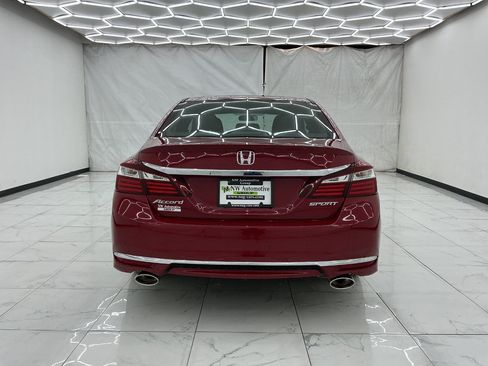 Used 2017 Honda Accord Sport image 10