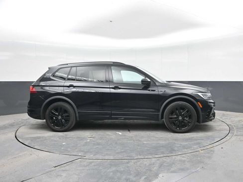 Used 2022 Volkswagen Tiguan SE R-Line AWD/4WD image 9