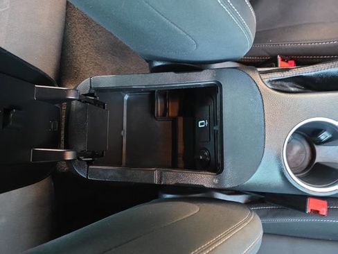 Used 2019 Ford Mustang Coupe image 25