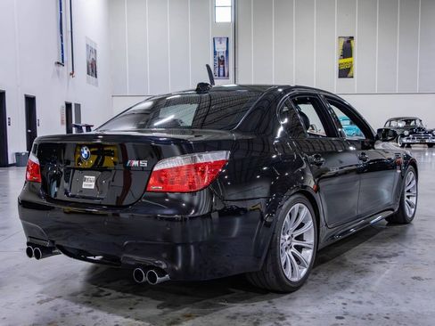 Used 2006 BMW M5 RWD image 6