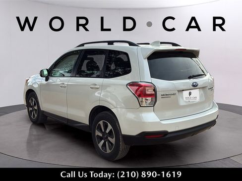 Used 2017 Subaru Forester 2.5i Premium w/ All-Weather Package image 11