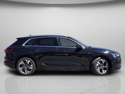 Used 2022 Audi e-tron Premium AWD/4WD image 20