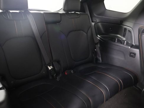 Used 2024 Honda Pilot TrailSport image 37