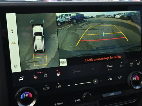 Used 2025 Lexus GX 550 w/ Accessory Package (2T) image 16