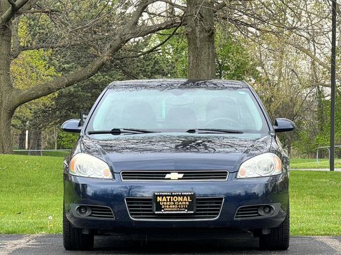 Used 2011 Chevrolet Impala LT FWD image 4