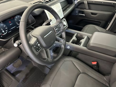 New 2026 Land Rover Defender 110 X-Dynamic SE image 5