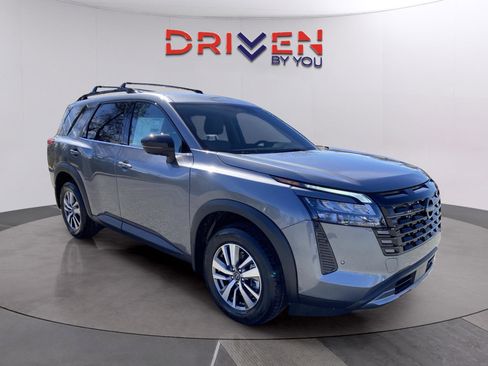 New 2026 Nissan Pathfinder SL image 8