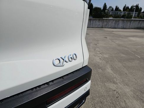 Certified 2024 INFINITI QX60 Pure image 19