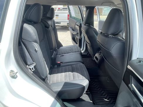 Used 2023 Mitsubishi Outlander SE AWD/4WD image 26