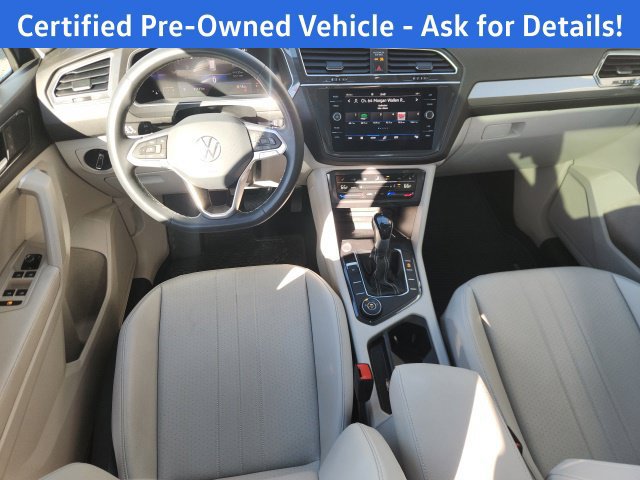 Certified 2023 Volkswagen Tiguan SE w/ Panoramic Sunroof Package AWD/4WD image 11