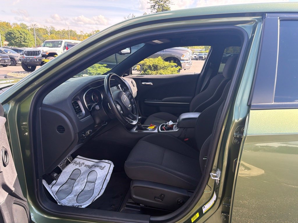 Used 2018 Dodge Charger R/T Scat Pack RWD image 14