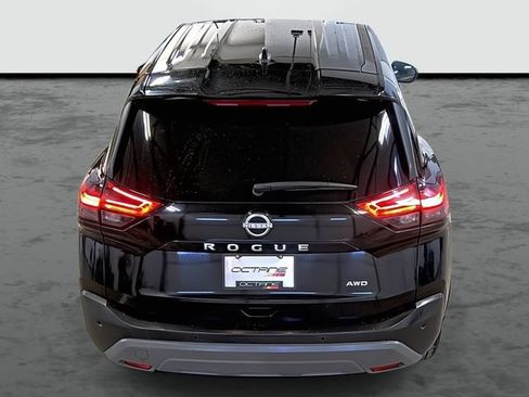 Used 2023 Nissan Rogue S AWD/4WD image 3