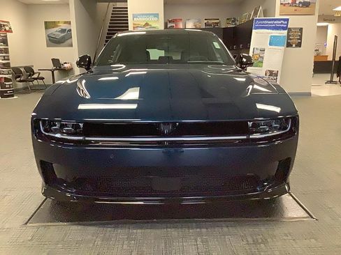 Used 2024 Dodge Charger R/T w/ Plus Group image 2
