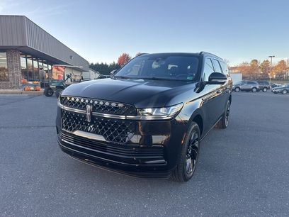 New 2025 Lincoln Navigator L Reserve w/ Jet Appearance Package