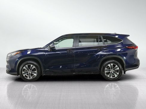 Used 2026 Toyota Highlander XLE AWD/4WD image 2