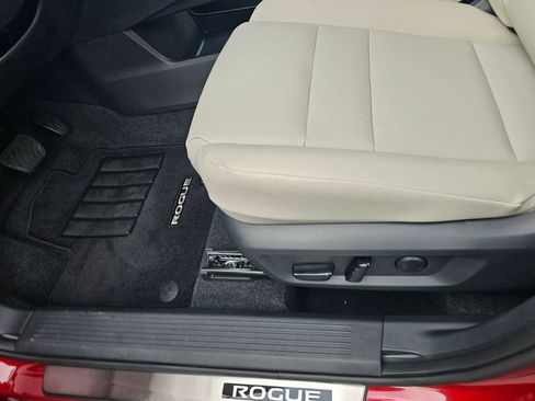 Used 2026 Nissan Rogue SV image 18