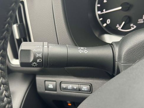 Used 2025 Nissan Frontier SV w/ SV Convenience Package image 22