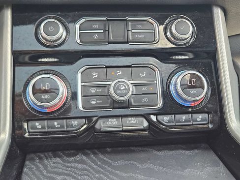 Used 2022 GMC Yukon Denali AWD/4WD image 23