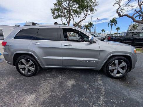 Used 2014 Jeep Grand Cherokee Overland AWD/4WD image 23