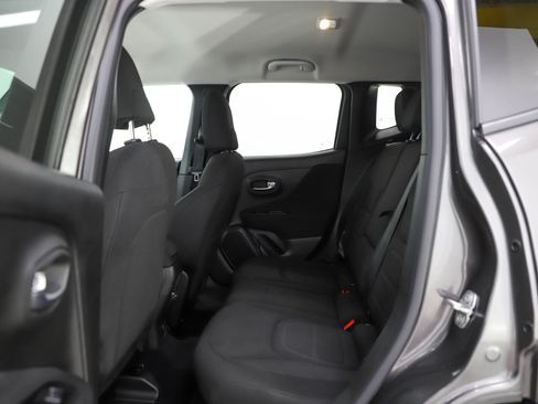 Used 2021 Jeep Renegade Latitude w/ Luxury Group I AWD/4WD image 15