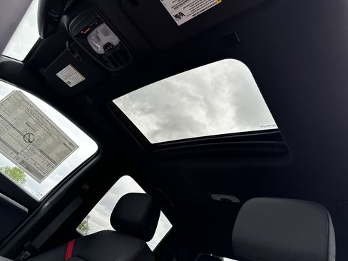 New 2025 Chevrolet Colorado Z71 w/ Midnight Edition image 24