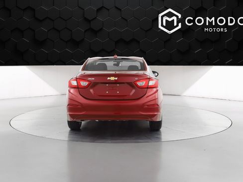 Used 2018 Chevrolet Cruze LT image 3