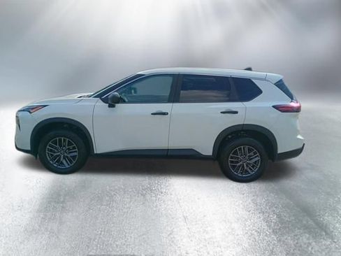 Used 2024 Nissan Rogue S AWD/4WD image 2