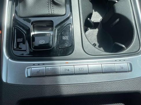 Certified 2025 Kia Carnival EX FWD image 37