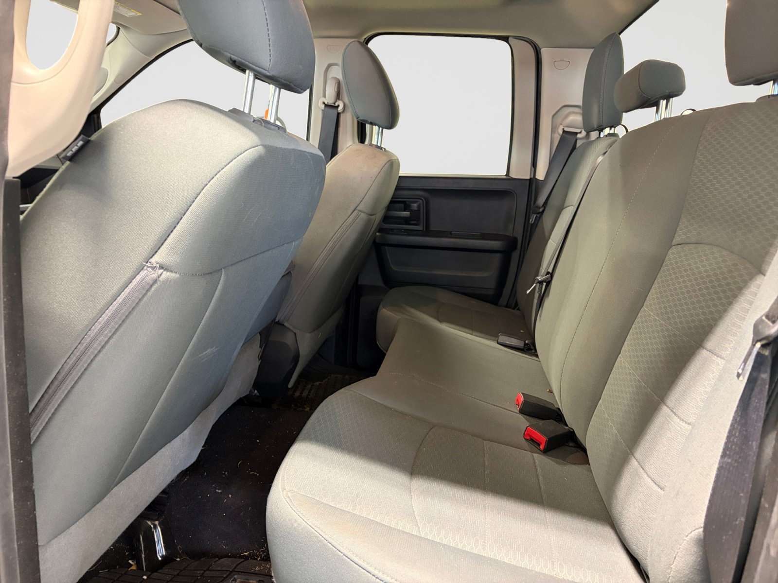Used 2018 RAM 1500 Express RWD image 21