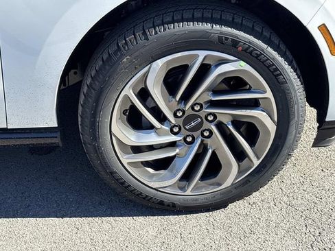 New 2026 Lincoln Navigator Reserve AWD/4WD image 9