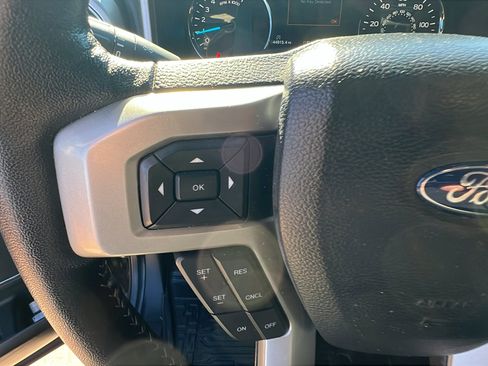 Used 2020 Ford F150 Lariat image 28