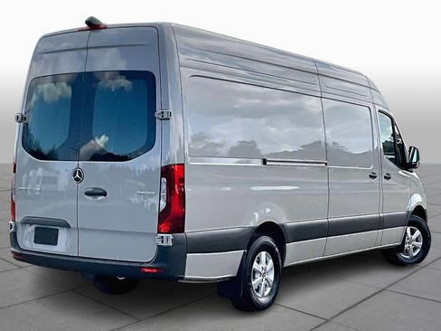 Used 2024 Mercedes-Benz Sprinter 2500 image 13