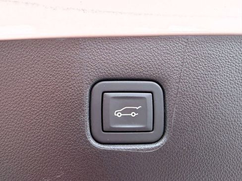 Used 2025 Chevrolet Blazer Premier w/ Driver Confidence II Package AWD/4WD image 9