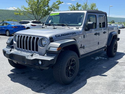 Used 2020 Jeep Gladiator Sport w/ Quick Order Package 24S AWD/4WD image 10