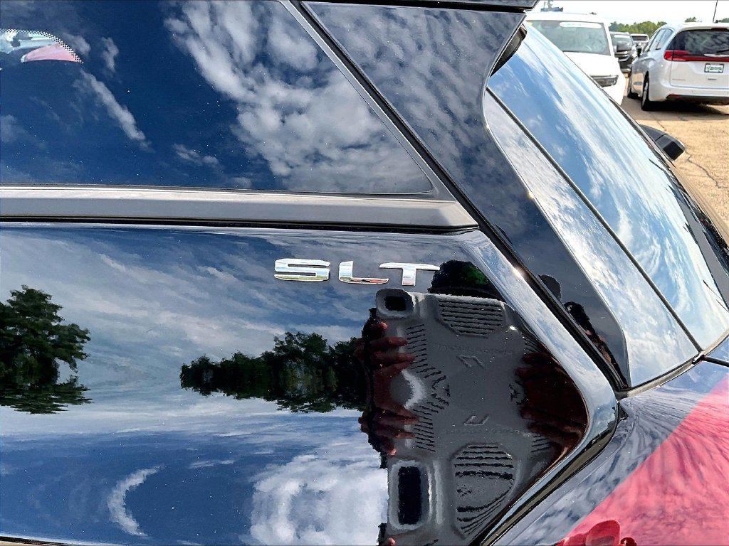 Used 2024 GMC Terrain SLT AWD/4WD image 27