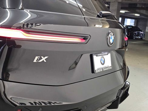 New 2026 BMW iX xDrive45 w/ M Sport Package image 29