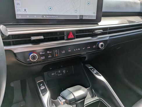 Certified 2025 Kia Sorento S FWD image 25