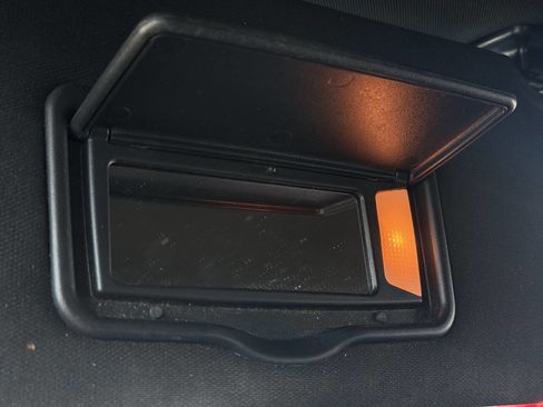 Used 2017 Ford Explorer Limited image 32