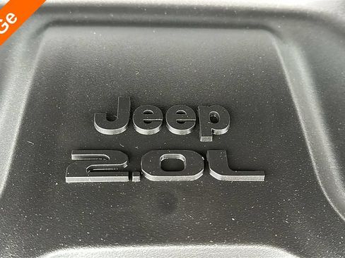 Used 2025 Jeep Wrangler Unlimited Sahara AWD/4WD image 33