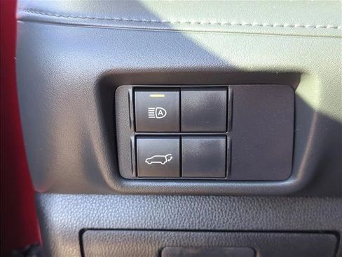 Used 2020 Toyota Highlander XLE image 23