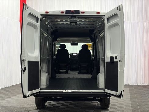 Used 2024 RAM ProMaster 2500 w/ Convenience Group image 34