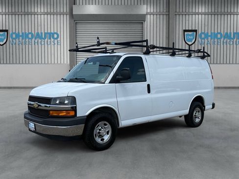 Used 2021 Chevrolet Express 3500 w/ Driver Convenience Package RWD image 1