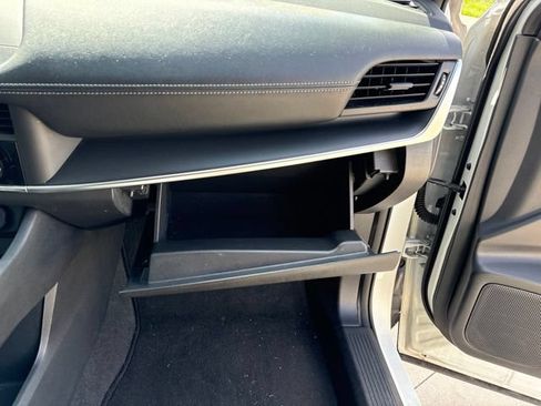 Used 2024 Nissan Rogue S FWD image 31