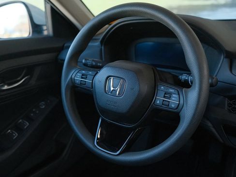 Used 2025 Honda Accord LX image 39