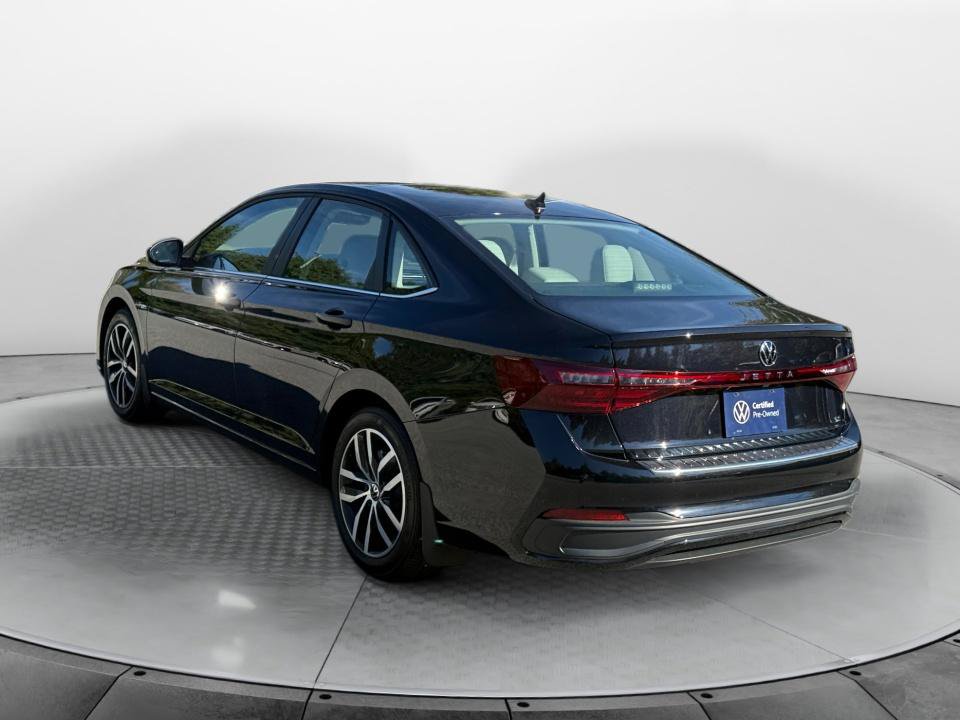 Certified 2026 Volkswagen Jetta SE FWD image 5