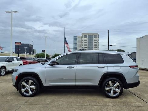 Used 2021 Jeep Grand Cherokee L Limited AWD/4WD image 24