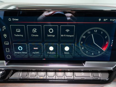 Used 2024 GMC Sierra 1500 SLT w/ X31 Off-Road Package image 19