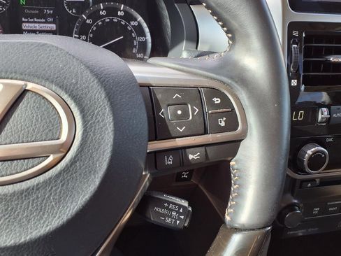 Used 2022 Lexus GX 460 Premium w/ Accessory Package image 26