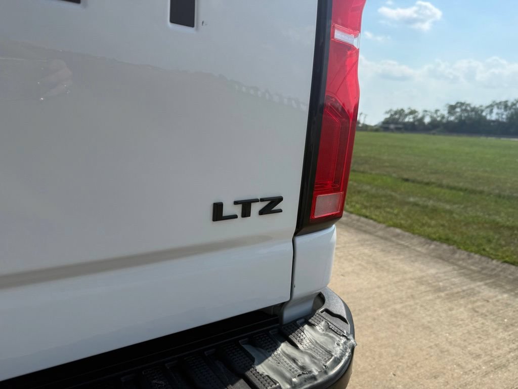 Used 2025 Chevrolet Silverado 2500 LTZ w/ Trail Boss Package AWD/4WD image 5